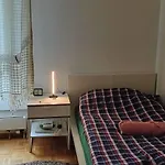 Jolie Chambre Confortable Dans Un Appartement