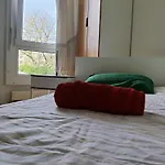 Séjour chez l'habitant Jolie Confortable Proche De L'aéroport *